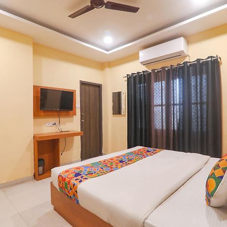 Fabhotel Swarn Banquet Kakarmatha 外观 照片