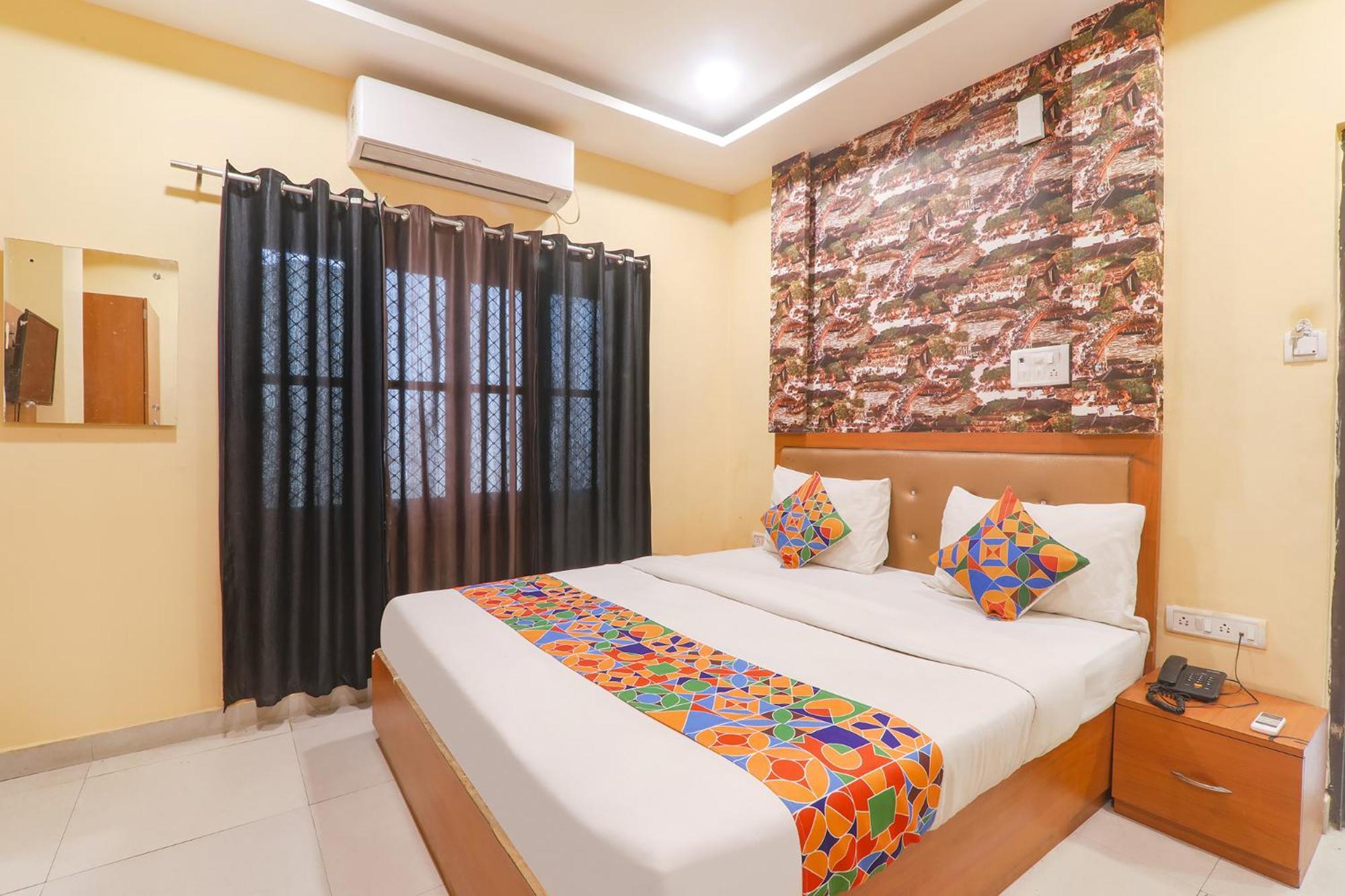 Fabhotel Swarn Banquet Kakarmatha 外观 照片