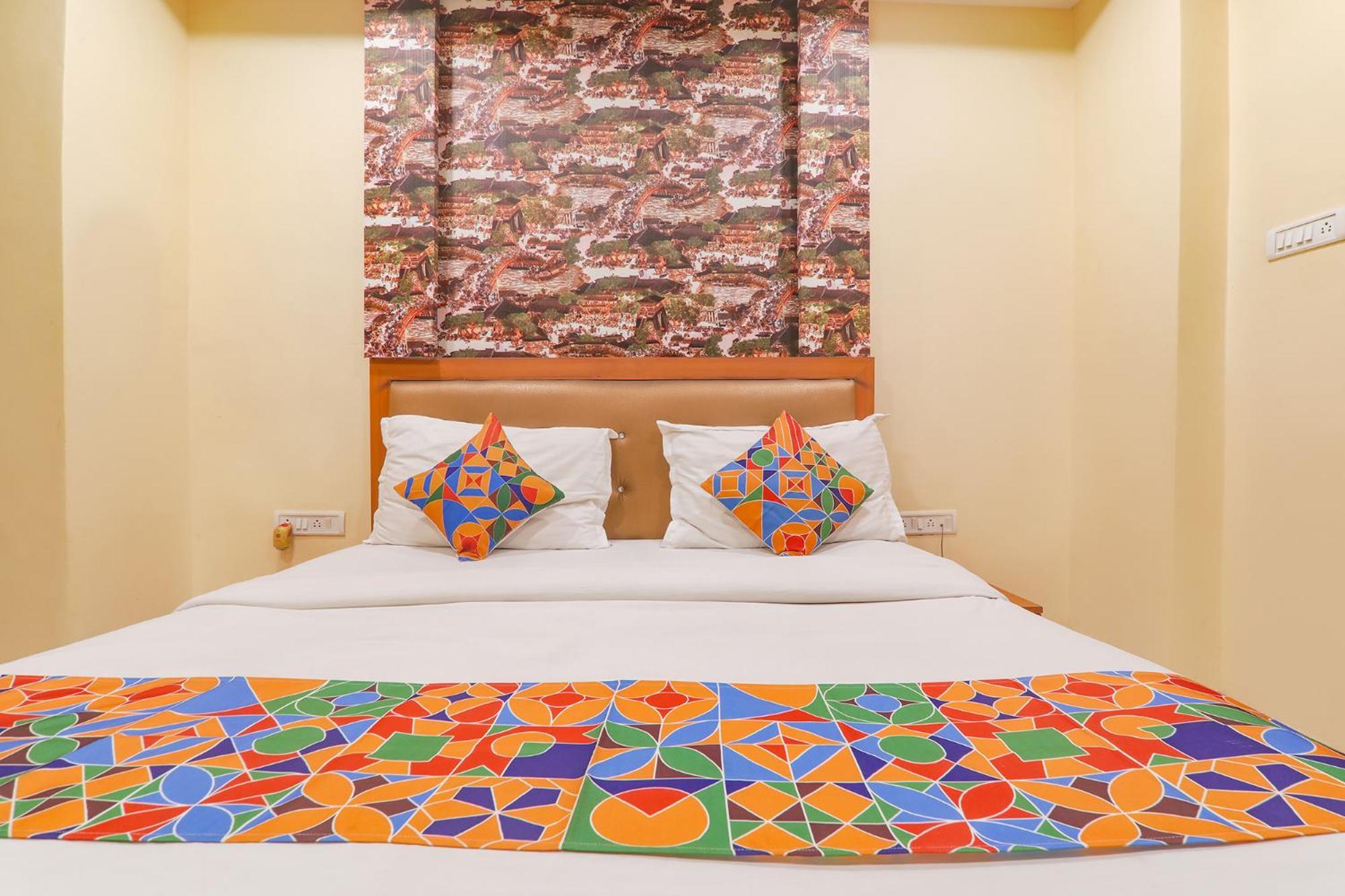 Fabhotel Swarn Banquet Kakarmatha 外观 照片