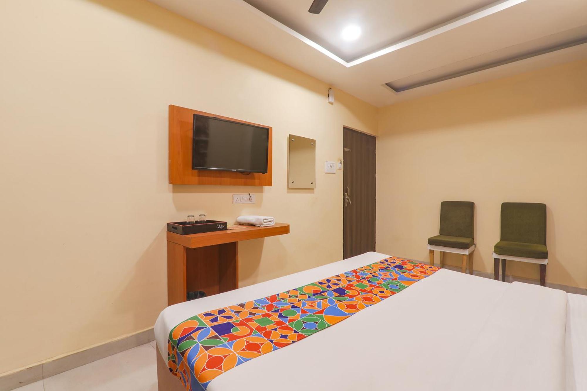 Fabhotel Swarn Banquet Kakarmatha 外观 照片