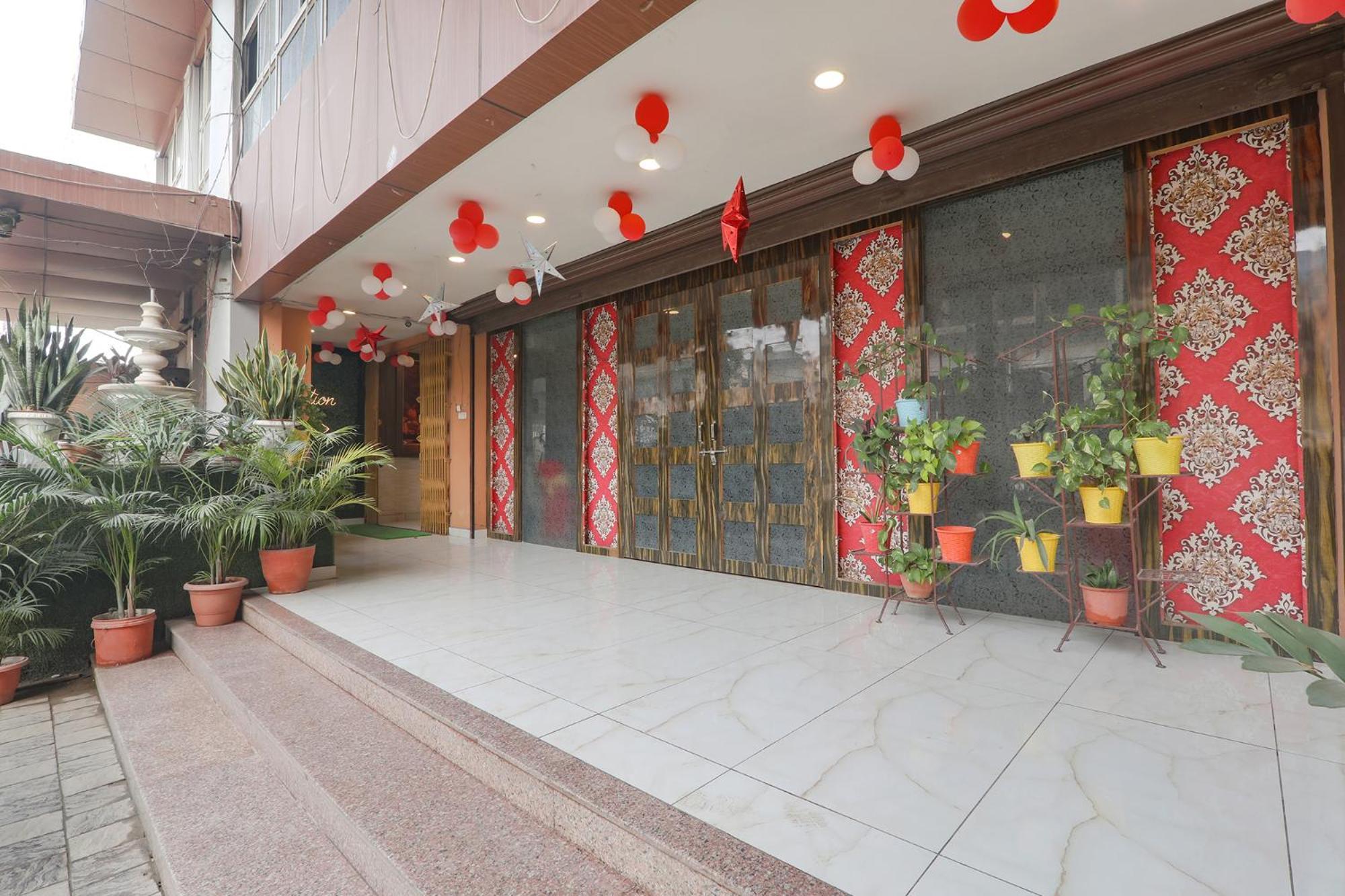 Fabhotel Swarn Banquet Kakarmatha 外观 照片